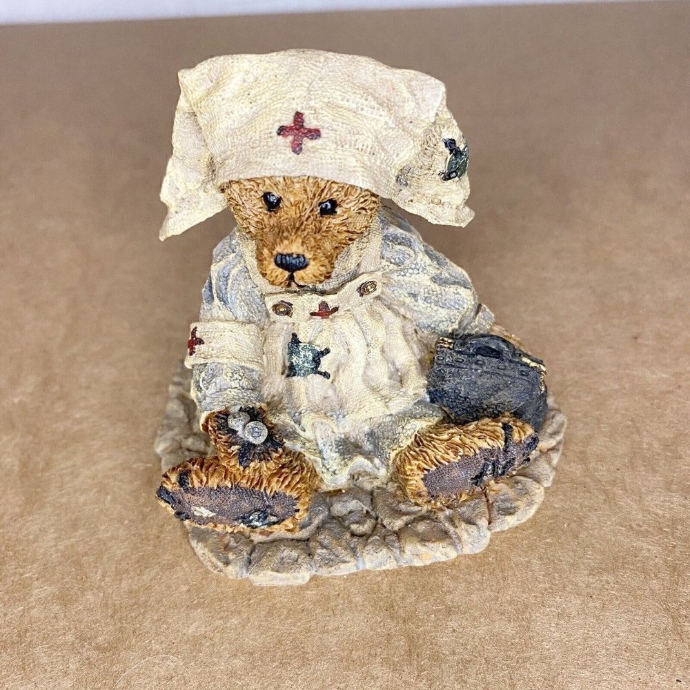 Boyds Bears & Friends Clara...the Nurse #2231 Figurine 1993